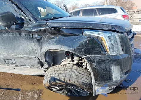 2018 Cadillac Escalade Esv Luxury z USA, uszkodzony, nr VIN 1GYS4HKJ7JR360472